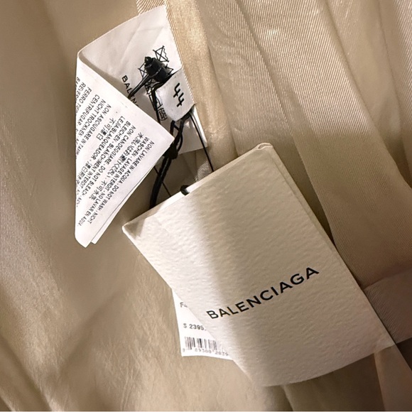 Balenciaga Women's Beige Trench Coat - Picture 6 of 6